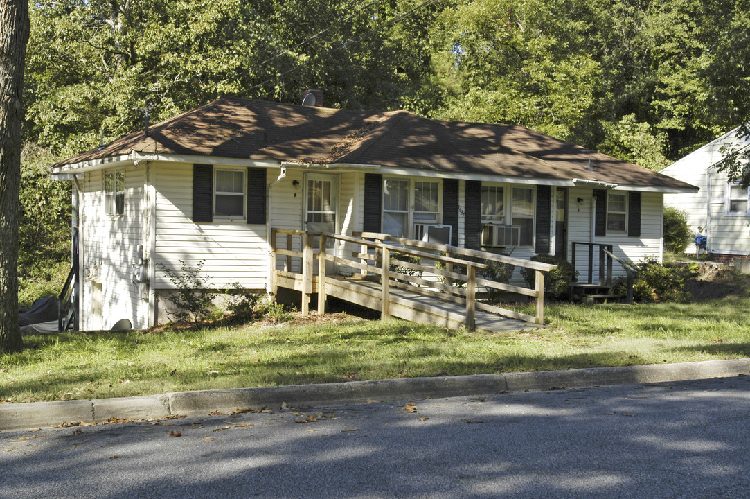 1437 Walker St in Gainesville, GA - Foto de edificio