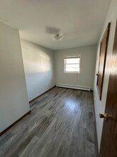 516 Kendall Ave S-Unit -3 in Thief River Falls, MN - Building Photo - Building Photo