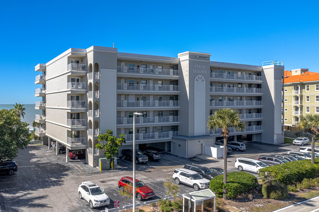 Seagate Condos in Indian Shores, FL - Foto de edificio