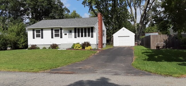 22 Hanifin Ave in Colonie, NY - Foto de edificio - Building Photo