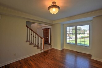 1003 James Ct in Forsyth, IL - Foto de edificio - Building Photo
