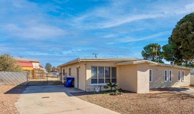 1710 Betty Cir in Las Cruces, NM - Building Photo - Building Photo