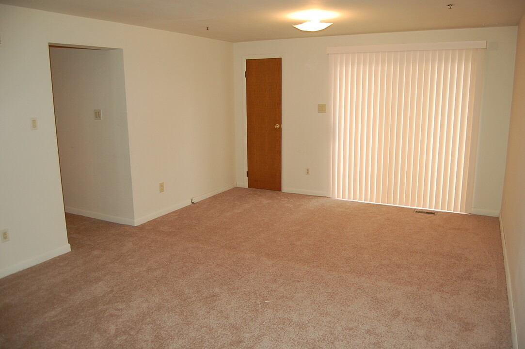 2120 Cedar Dr in Edgewood, MD - Building Photo
