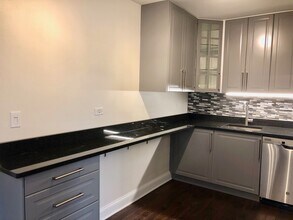 526 W Roscoe St in Chicago, IL - Building Photo - Building Photo