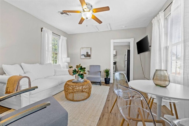 property at 2906 Chestnut St