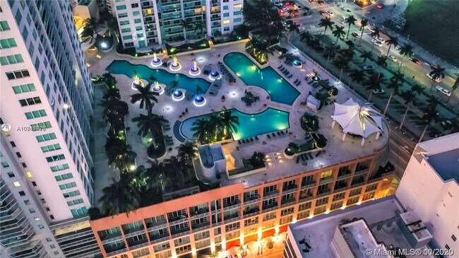 244 Biscayne Blvd, Unit 200 in Miami, FL - Building Photo - Building Photo