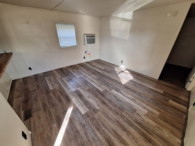 property at 114 S 5th St