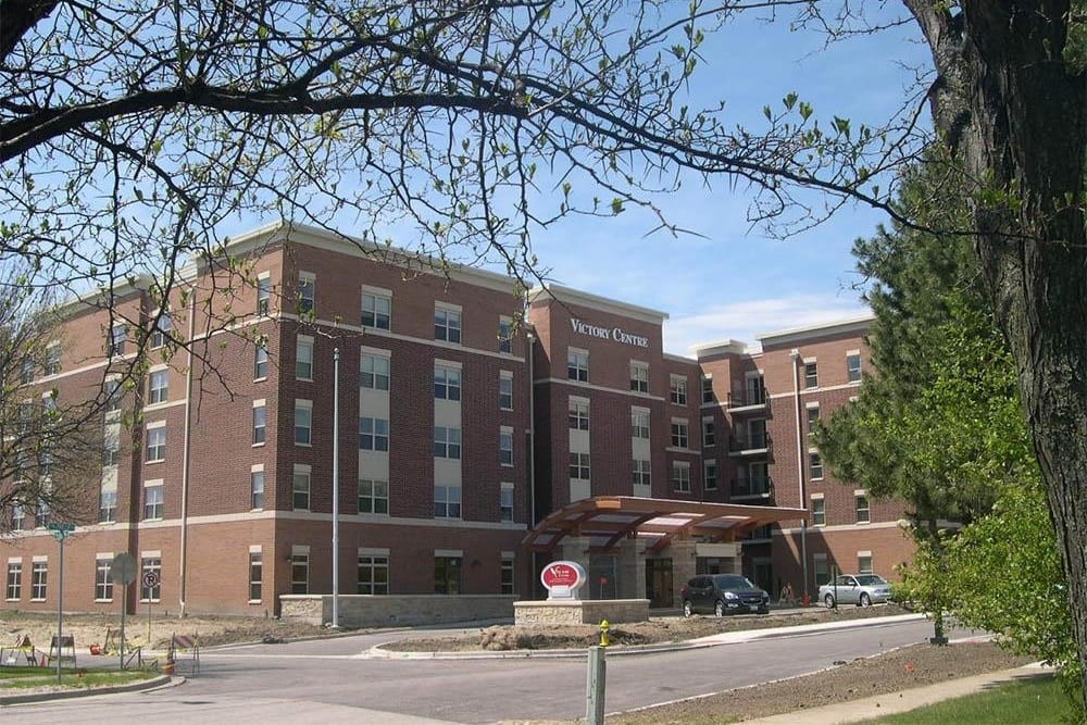 Victory Centre of Vernon Hills in Vernon Hills, IL - Building Photo