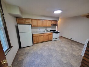 306 Amabell St, Unit Unit 2 in Pittsburgh, PA - Building Photo - Building Photo