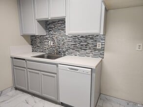 230 Bel Air Dr in Vacaville, CA - Building Photo - Building Photo