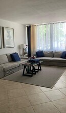 1000 West Ave, Unit 110 in Miami Beach, FL - Building Photo - Building Photo