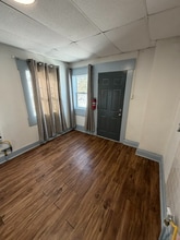 708 Mills St, Unit 7 in Kalamazoo, MI - Foto de edificio - Building Photo