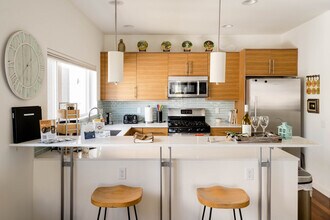 3066 63rd Ave SW in Seattle, WA - Building Photo - Building Photo