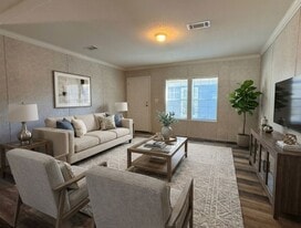 18118 US-41 in Lutz, FL - Building Photo