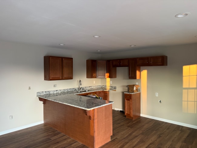 105 Wells Dr in Russellville, KY - Building Photo - Building Photo