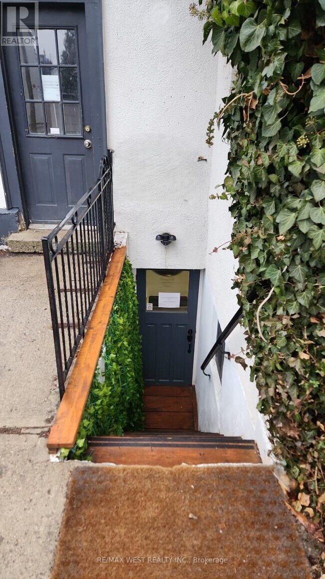 44 Tecumseth St. in Toronto, ON - Building Photo - Building Photo