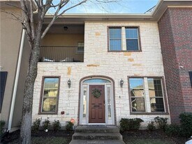 114 Forest Dr Loop in College Station, TX - Building Photo