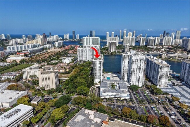 2780 NE 183rd St in Aventura, FL - Building Photo - Building Photo