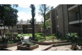 Oakridge Apartment Homes in Houston, TX - Foto de edificio - Building Photo