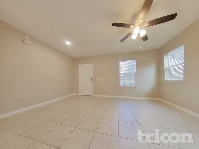 15406 Taurus Ct in Mascotte, FL - Building Photo - Building Photo