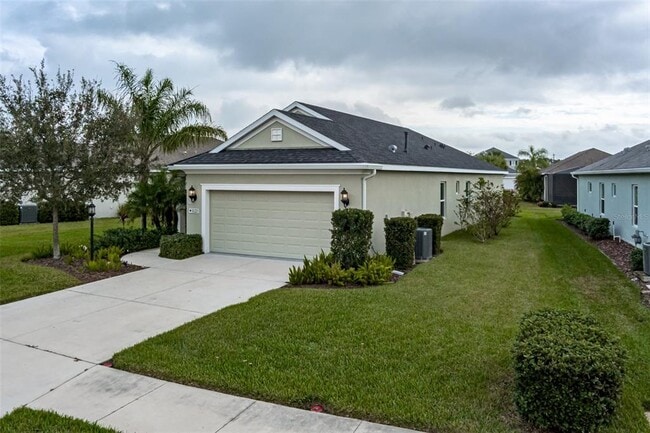 11223 Woodlake Way in Parrish, FL - Foto de edificio - Building Photo