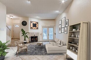 7350 Kirby Dr in Houston, TX - Building Photo