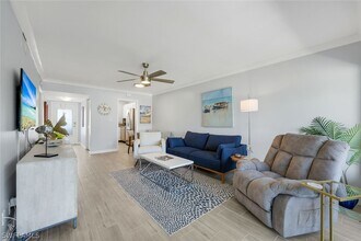 668 Broad Ave S in Naples, FL - Building Photo - Building Photo