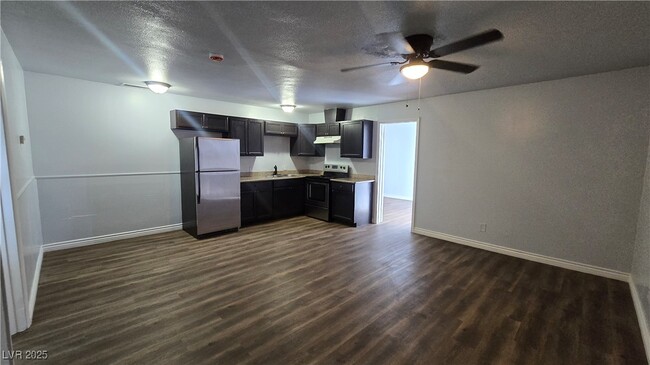 property at 716 N 11th St