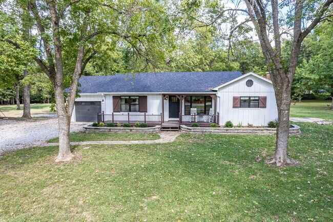 property at 502 N Strawn Rd