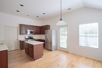 11713 Larch Valley Dr in Austin, TX - Building Photo - Building Photo