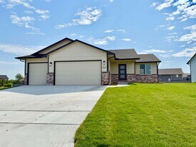 10611 E Bonita St in Wichita, KS - Building Photo