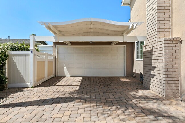 15419 Valerio St in Van Nuys, CA - Building Photo - Building Photo