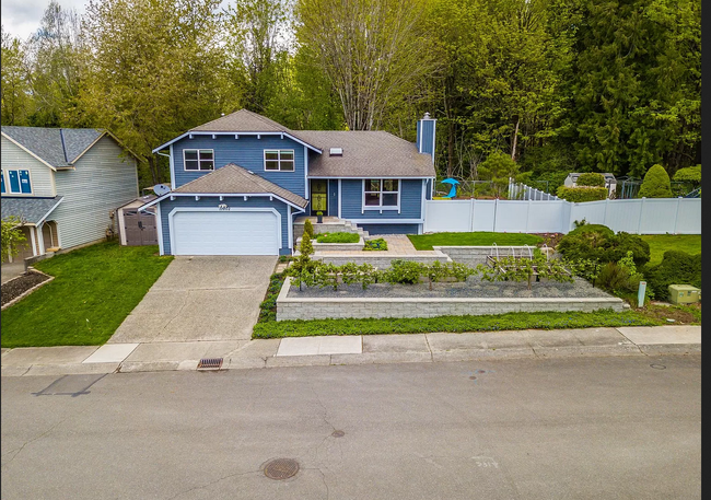 11002 NE 135th Pl in Kirkland, WA - Building Photo - Building Photo