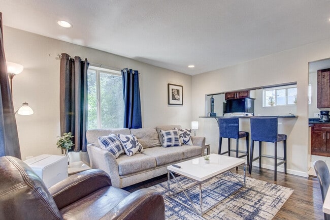 1363 Pierce St in Lakewood, CO - Building Photo - Building Photo