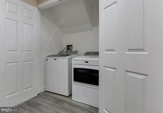 8533 Harvest View Ct in Ellicott City, MD - Building Photo - Building Photo