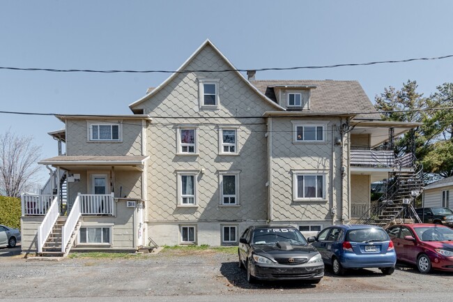 311-321 Chouinard St in Lévis, QC - Building Photo - Building Photo