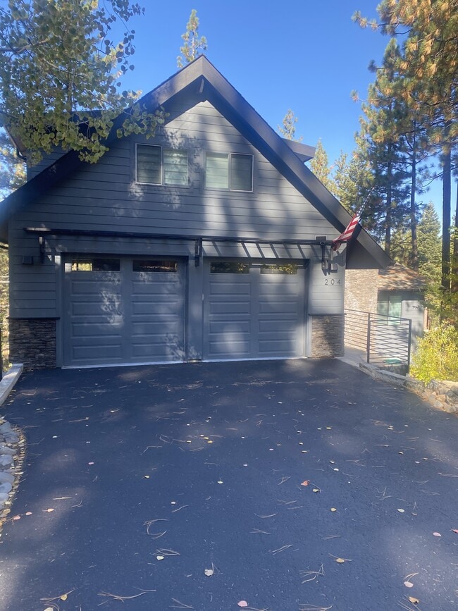 204 Chimney Rock Rd in Stateline, NV - Building Photo - Building Photo