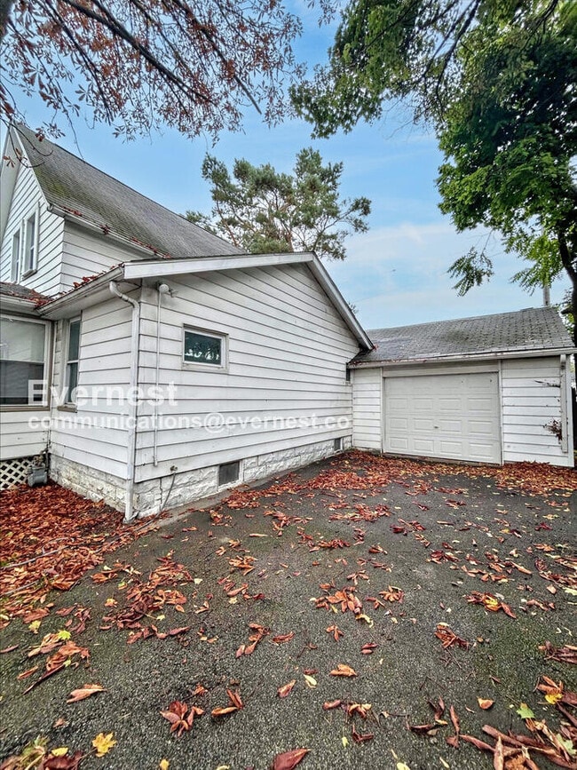 18709 Arrowhead Ave in Cleveland, OH - Building Photo - Building Photo