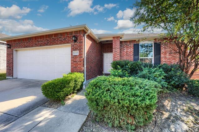 2308 Angoni Way in Fort Worth, TX - Building Photo