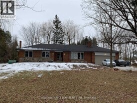 28 Ladore Dr in Brampton, ON - Building Photo