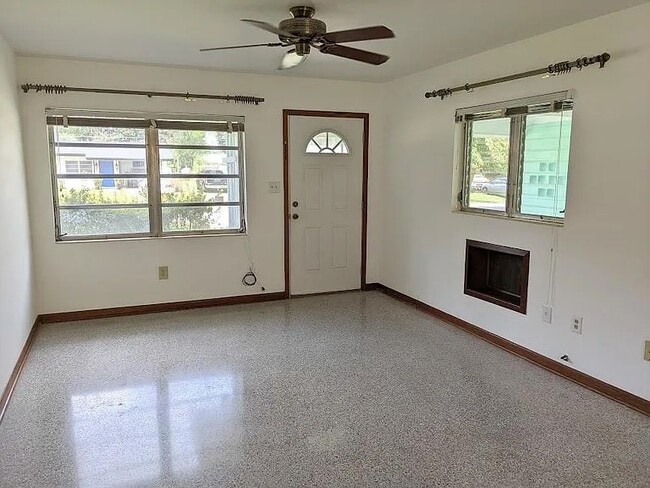 1101 NE 14th Ave in Gainesville, FL - Building Photo - Building Photo