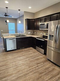 295 Capstone Dr photo'