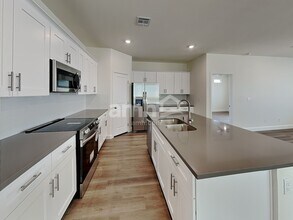 10358 Bishops Cap St in Las Vegas, NV - Foto de edificio - Building Photo