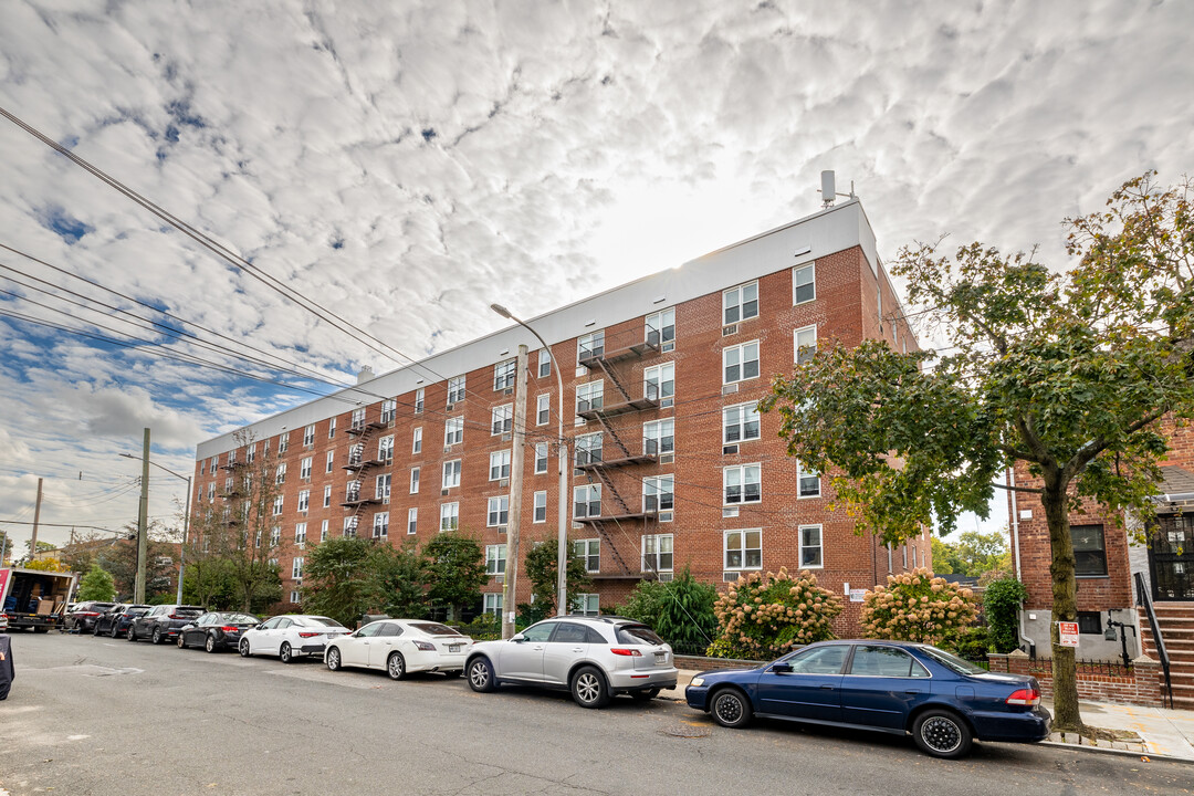 The Michelle in Bayside, NY - Building Photo