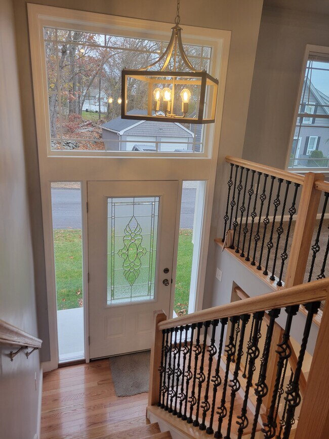 12 Fountain Ave in Johnston, RI - Foto de edificio - Building Photo