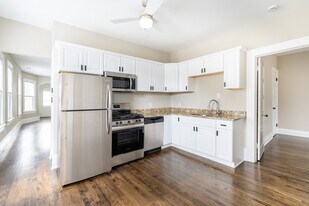 2754 S Logan Ave, Unit 2754 Upper in Milwaukee, WI - Building Photo