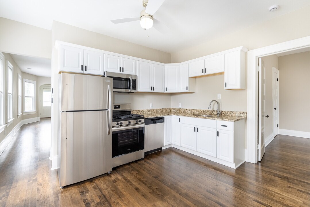 2754 S Logan Ave, Unit 2754 Upper in Milwaukee, WI - Building Photo