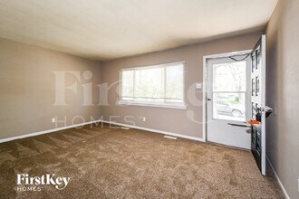 712 Undercliff Dr in Hazelwood, MO - Building Photo - Building Photo