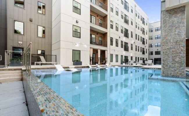 property at 2500 Longview St
