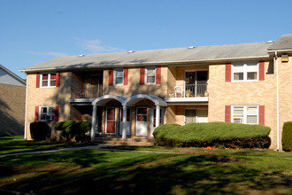 Woodcrest Apartments in Egg Harbor Township, NJ - Building Photo - Building Photo